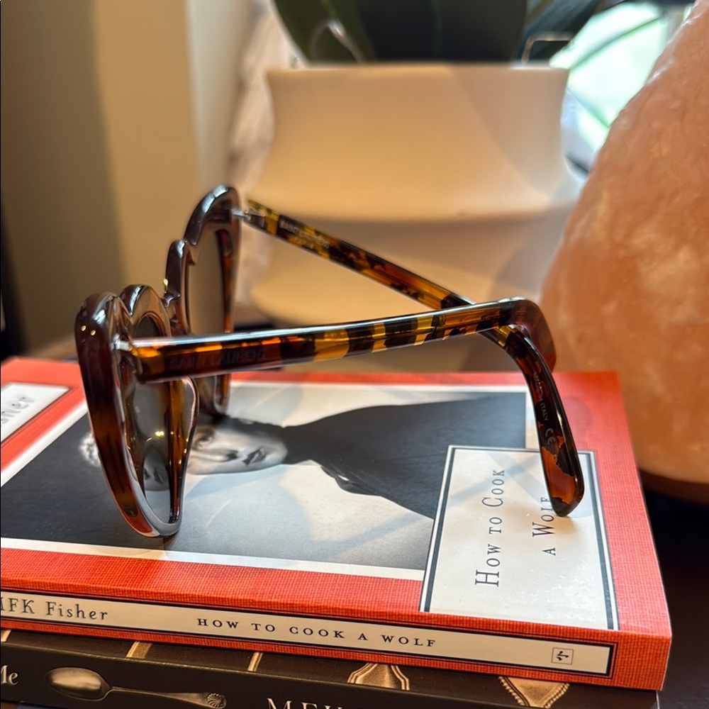 Saint Laurent Loulou 54mm Heart-Shaped Tortoise Sunglasses - Picture 6 of 7
